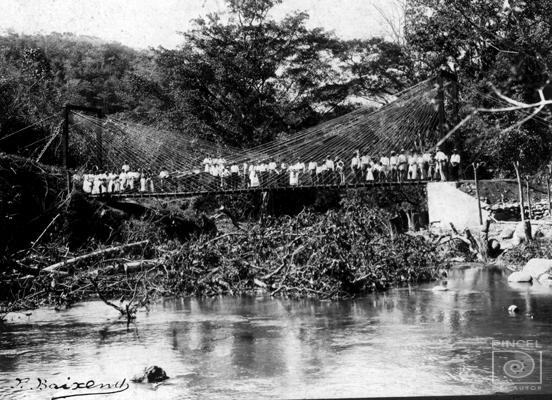 Puente por Baixench, Pablo